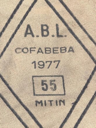 Belgien, braunes Barett mit Abzeichen. Datiert 1977