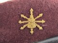 Portugal, Barett mit Abzeichen der " Electronic Warfare School Porto" Eingestaubt, sonst gut