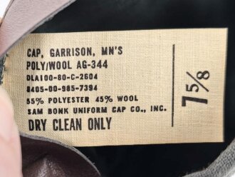 U.S. Army ,garrisson  Cap dated 1980, 302nd Military Inteligence Battailion