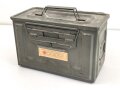Frankreich, Gurtkasten / Munitionskasten für " 80 Cartouches do 12,7mm Modelle 1947. Datiert 1965. Ungereinigtes Stück