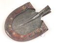 Portugal, gewaltiges Schaufelblatt in Lederhalterung, Breite etwa 28cm, höchstwahrscheinlich aus der Zeit des 1. Weltkrieg. Guter Zustand