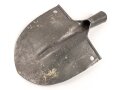 Portugal, gewaltiges Schaufelblatt in Lederhalterung, Breite etwa 28cm, höchstwahrscheinlich aus der Zeit des 1. Weltkrieg. Guter Zustand