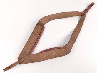 Frankreich Fremdenlegion, Bandolier aus rotbraunem Leder mit 5 Patronentaschen und Koppelschuh. Guter Gesamtzustand