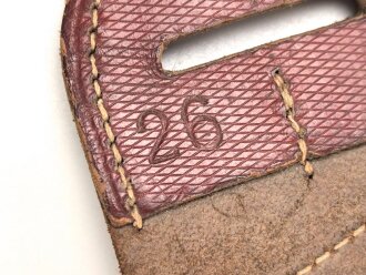 Frankreich Fremdenlegion ?, Bandolier aus rotbraunem Leder mit 8 Patronentaschen  Gebraucht
