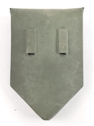 U.S. Army 1975 dated folding shovel in carrier from 1985. Uncleaned