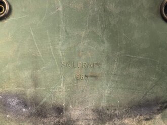 U.S. Army 1975 dated folding shovel in carrier from 1985. Uncleaned