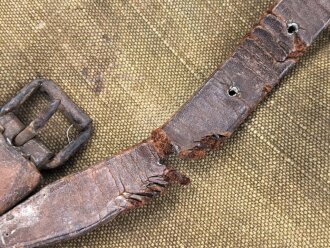 Frankreich 2. Weltkrieg, Tasche mit schwerem Ledertrageriemen, datiert 1936.