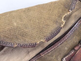 Frankreich 2. Weltkrieg, Tasche mit schwerem Ledertrageriemen, datiert 1936.