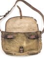 Frankreich 2. Weltkrieg, Tasche mit schwerem Ledertrageriemen, datiert 1936.