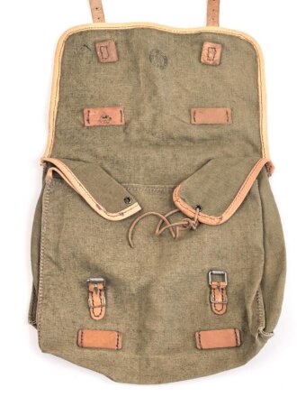 Frankreich wohl 2. Weltkrieg, Tasche/Musette für Koppel, gestempelt
