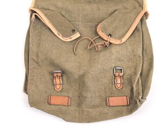Frankreich wohl 2. Weltkrieg, Tasche/Musette für Koppel, gestempelt