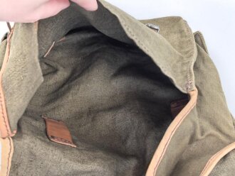 Frankreich wohl 2. Weltkrieg, Tasche/Musette für Koppel, gestempelt