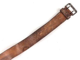 Frankreich, Lederkoppel , Höhe 4cm, Gesamtlänge 111cm