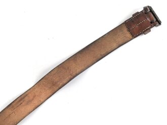 Frankreich, Lederkoppel , Höhe 4cm, Gesamtlänge 111cm