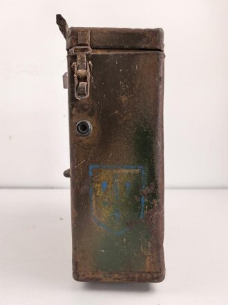 Motorrad Packtasche Wehrmacht, ungereinigtes Stück mit originaler Tarnlackierung. Ungereinigt