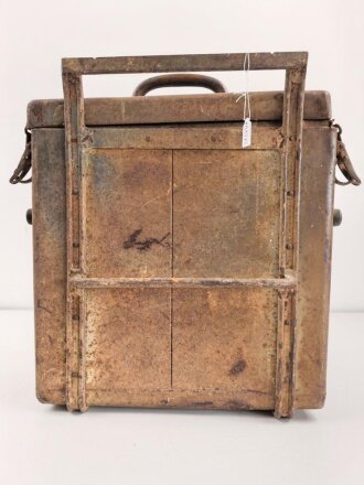 Motorrad Packtasche Wehrmacht, ungereinigtes Stück mit originaler Tarnlackierung. Ungereinigt