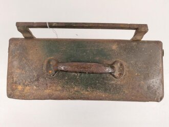 Motorrad Packtasche Wehrmacht, ungereinigtes Stück mit originaler Tarnlackierung. Ungereinigt