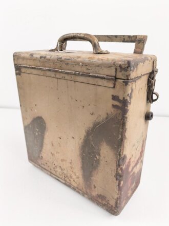 Motorrad Packtasche Wehrmacht, ungereinigtes Stück mit originaler Tarnlackierung. Ungereinigt