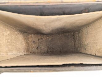 Motorrad Packtasche Wehrmacht, ungereinigtes Stück mit originaler Tarnlackierung. Ungereinigt