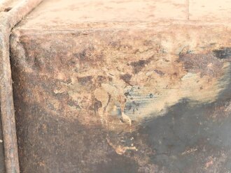 Motorrad Packtasche Wehrmacht, ungereinigtes Stück mit originaler Tarnlackierung. Ungereinigt