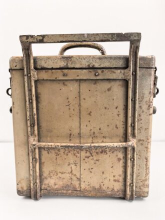 Motorrad Packtasche Wehrmacht, ungereinigtes Stück mit originaler Tarnlackierung. Ungereinigt