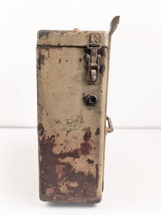Motorrad Packtasche Wehrmacht, ungereinigtes Stück mit originaler Tarnlackierung. Ungereinigt