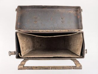 Motorrad Packtasche Wehrmacht, ungereinigtes Stück mit originaler Tarnlackierung. Ungereinigt