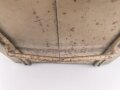 Motorrad Packtasche Wehrmacht, ungereinigtes Stück mit originaler Tarnlackierung. Ungereinigt