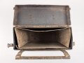 Motorrad Packtasche Wehrmacht, ungereinigtes Stück mit originaler Tarnlackierung. Ungereinigt