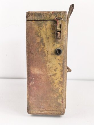 Motorrad Packtasche Wehrmacht, ungereinigtes Stück mit originaler Tarnlackierung. Ungereinigt