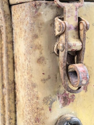 Motorrad Packtasche Wehrmacht, ungereinigtes Stück mit originaler Tarnlackierung. Ungereinigt