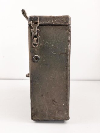 Motorrad Packtasche Wehrmacht, ungereinigtes Stück mit originaler Tarnlackierung. Ungereinigt