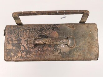 Motorrad Packtasche Wehrmacht, ungereinigtes Stück mit originaler Tarnlackierung. Ungereinigt