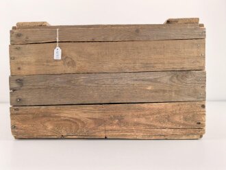 Transportkasten aus Holz für Wehrmachtsdosen "Blutwurst"  Maße etwa  33 x 46 x 29cm. Guter Zustand