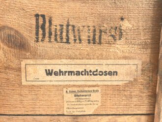 Transportkasten aus Holz für Wehrmachtsdosen "Blutwurst"  Maße etwa  33 x 46 x 29cm. Guter Zustand