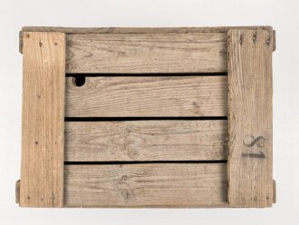 Transportkasten aus Holz für Wehrmachtsdosen "Blutwurst"  Maße etwa  33 x 46 x 29cm. Guter Zustand