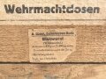 Transportkasten aus Holz für Wehrmachtsdosen "Blutwurst"  Maße etwa  33 x 46 x 29cm. Guter Zustand