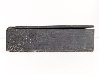 Transportkasten Wehrmacht für drei Stück Wurfgranaten zum Granatwerfer 34. Original lackiertes Stück