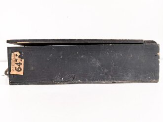 Transportkasten Wehrmacht für drei Stück Wurfgranaten zum Granatwerfer 34. Original lackiertes Stück