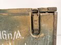 Reichswehr und frühe Wehrmacht, Transportkasten für " Zusatzkartuschen und 4. Ladungen der Feldkanone 16 neuer Art" Originale Tarnlackiert, datiert 1936, ungereinigt.