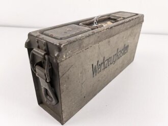 Kasten "Werkzeug" Wehrmacht, für den kleinen Waffenmeister Werkzeugsatz. Originallack, ungereinigtes Stück
