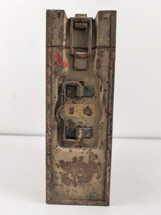 20mm Flak, Transportkasten für 2 Magazine. Originallack, ungereinigtes Stück