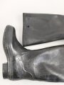 Paar Gummistiefel zum schweren Gasschutzanzug der Wehrmacht. Guter Zustand, datiert 1944
