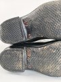 Paar Gummistiefel zum schweren Gasschutzanzug der Wehrmacht. Guter Zustand, datiert 1944
