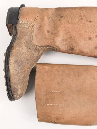 Paar Stiefel für Mannschaften der Kavallerie, Wohl ungetragenes, nicht paariges Paar, Sohlenlänge 29,5cm