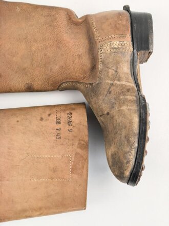 Paar Stiefel für Mannschaften der Kavallerie, Wohl ungetragenes, nicht paariges Paar, Sohlenlänge 29,5cm