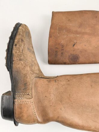 Paar Stiefel für Mannschaften der Kavallerie, Wohl ungetragenes Paar, Sohlenlänge 29,5cm