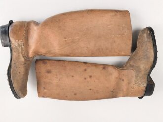 Paar Stiefel für Mannschaften der Kavallerie, Wohl ungetragenes Paar, Sohlenlänge 29,5cm