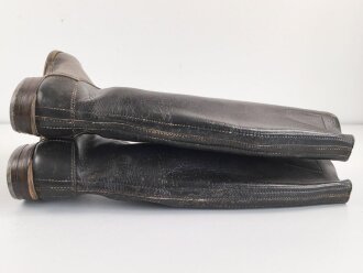 Paar Stiefel für Mannschaften der Kavallerie, Wohl ungetragenes Paar, Sohlenlänge 29cm