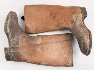 Paar Stiefel für Mannschaften der Wehrmacht. Ungetragenes Paar mit Reichsbetriebsnummer im Schaft. Ungereinigt, Sohlenlänge knapp 31cm